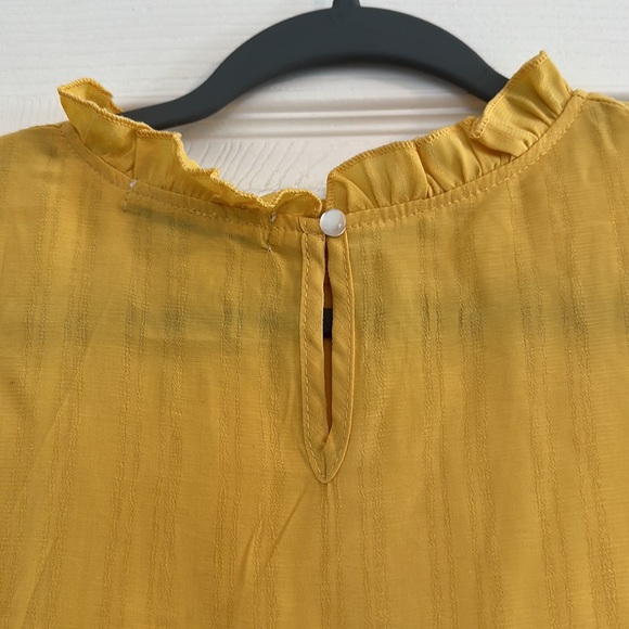 Women’s yellow blouse. Size M - Picture 5 of 8
